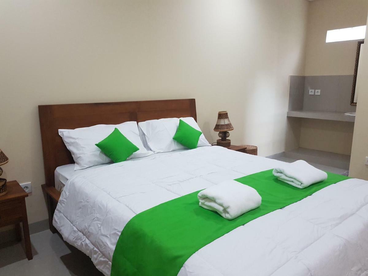 Gusti Homestay *